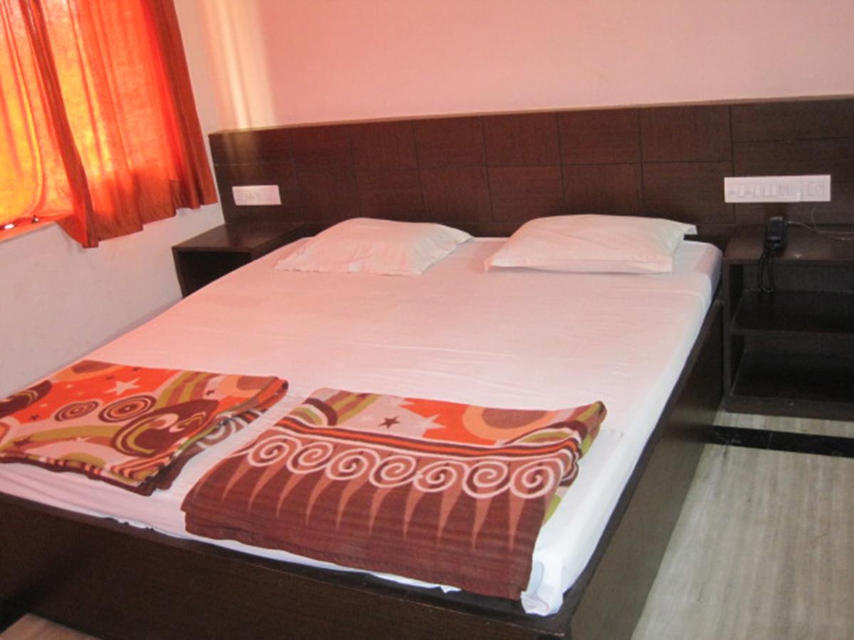Hotel Arya Palace Purî Extérieur photo