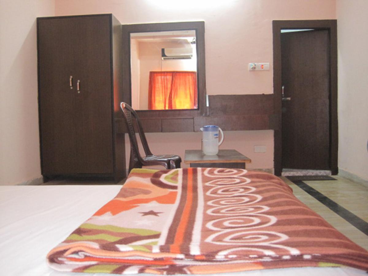 Hotel Arya Palace Purî Extérieur photo