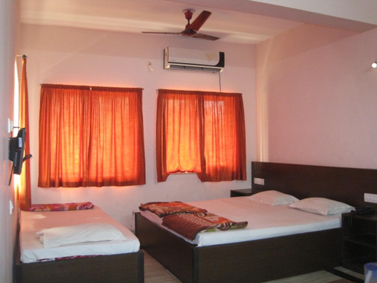 Hotel Arya Palace Purî Extérieur photo