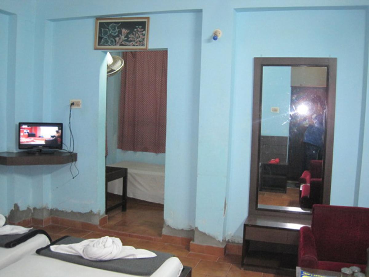 Hotel Arya Palace Purî Extérieur photo