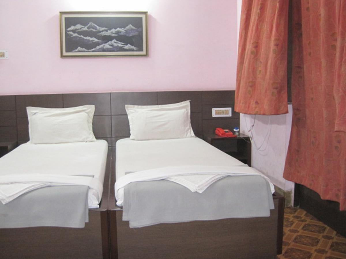 Hotel Arya Palace Purî Extérieur photo