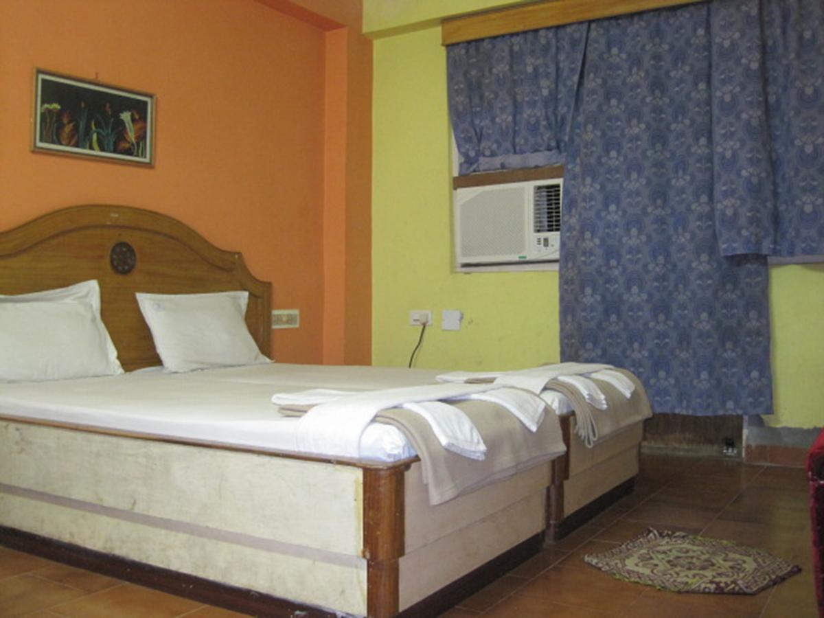 Hotel Arya Palace Purî Extérieur photo