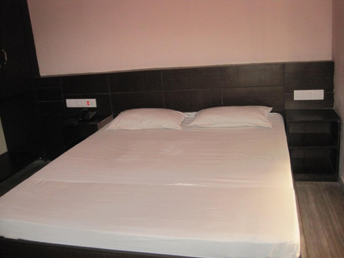 Hotel Arya Palace Purî Extérieur photo