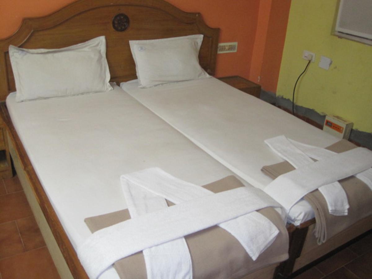 Hotel Arya Palace Purî Extérieur photo