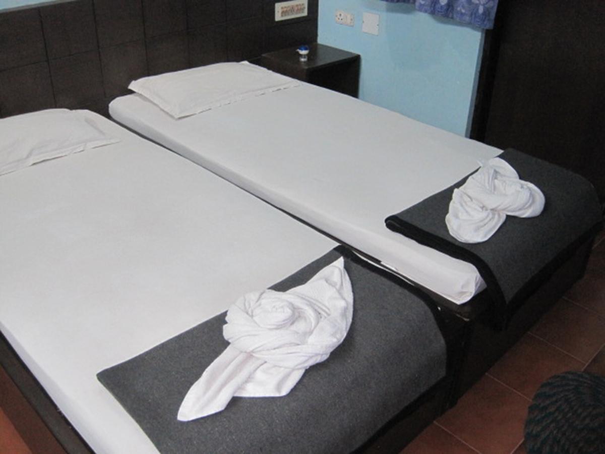 Hotel Arya Palace Purî Extérieur photo