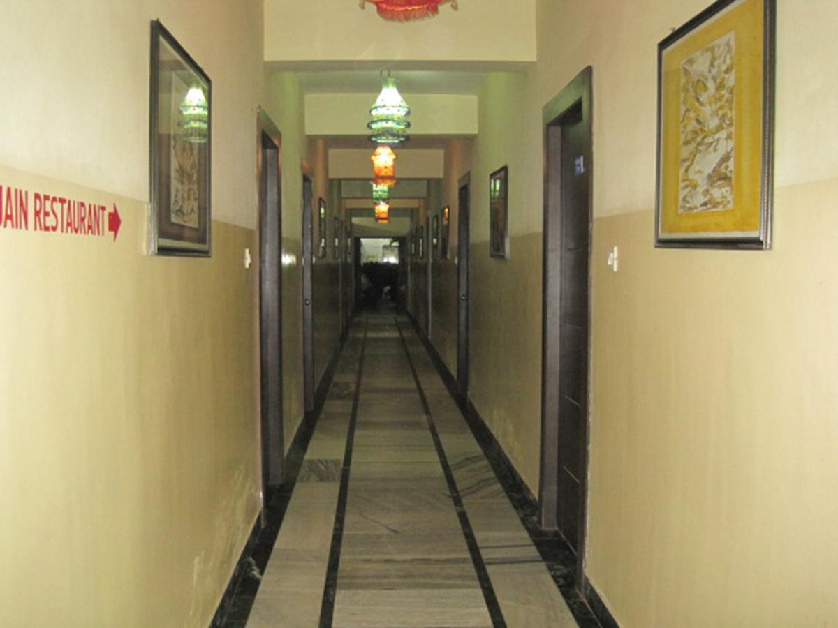 Hotel Arya Palace Purî Extérieur photo